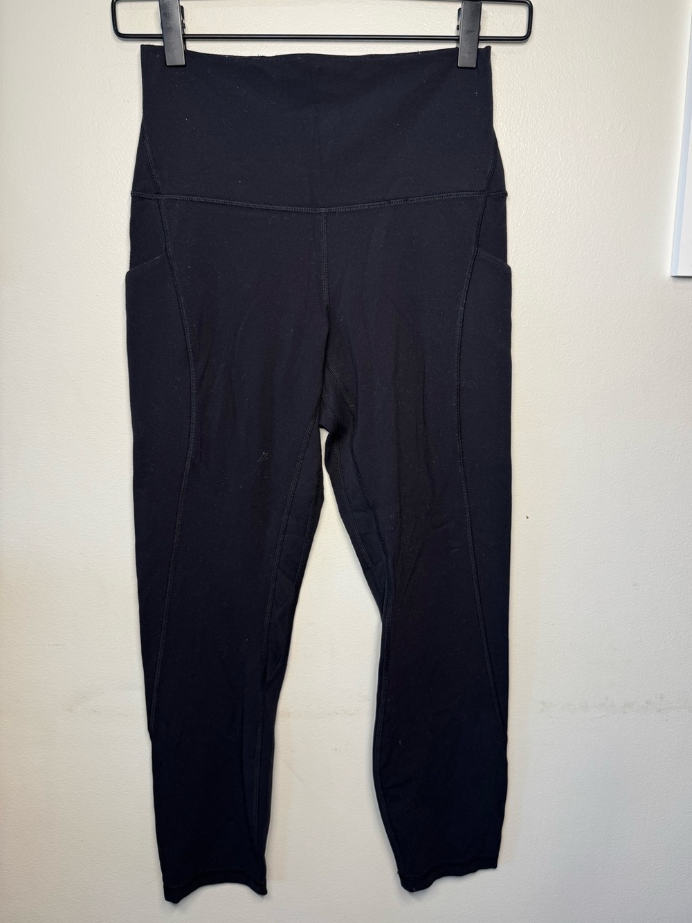 Lululemon Align High Rise Crop with
Pockets 23" Black